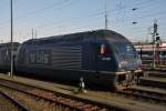 BLS Re 465 011-3 auf einem Abstellgleis beim Badischen Bahnhof in Basel.