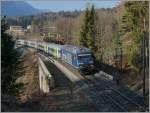 Nicht der Bunschenbach Viadukt bei Weissenburg im Simmental, doch nicht minder reizvoll, zumal die Loks  richtigrum  am Zug ist: Die BLS Re 465 033-2 zieht ihren RE 3912 von Bern nach La Chaux-de-Fonds kurz nach Les Chambrelien Richtung Montmollin-Montezillon.
18. März 2016