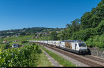 Re 465 016  Black Pearl  passiert am 16. Juli 2016 mit einem RailCare-Zug Bossière.