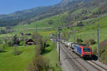 Re 474 003 mit einem KLV am 09.04.2017 bei Goldau. 