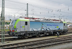 BLS Lok 475 401-6 wartet am Badischen Bahnhof auf den nächste Testfahrt. Die Aufnahme stammt vom 14.07.2016.