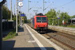 482 034-6 von SBB-Cargo kommt als Lokzug aus Neuss nach Aachen-West und kommt aus Richtung Mönchengladbach-Hbf,Rheydt-Hbf,Wickrath,Beckrath,Herrath und fährt durch Erkelenz in Richtung Baal,Hückelhoven-Baal,Brachelen,Lindern,Süggerath,Geilenkirchen,Frelenberg,Zweibrüggen,Übach-Palenberg,Rimburg,Finkenrath,Hofstadt,Herzogenrath, Kohlscheid,Richterich,Laurensberg,Aachen-West. 
Aufgenommen vom Bahnsteig 1 in Erkelenz. 
Bei schönem Sonnenschein am Nachmittag vom 10.5.2017.