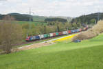 482 047 mit dem Containerzug nach Hof bei Unterkotzau, 06.05.2017