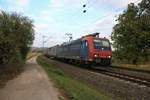 SBB Cargo Bombardier Traxx 482 013-0 mit Containerzug am 25.10.18 bei Walluf rechte Rheinstrecke