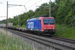 Re 482 020-5 fährt Richtung Bahnhof Kaiseraugst. Die Aufnahme stammt vom 12.06.2020.