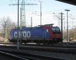 482 029-6 steht am 1.04.09 abgebgelt unter einer Brcke im Rbf Alte-Sderelbe.