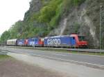 SBB-Cargo 482 002-3 mit den abgebgelten 421 333-0 und 421 394-8 zwischen Obewesel und St.Goar. Aufgenommen am 15/04/2009.