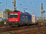 Der Sonne entgegen. Eine lange Reise hat 482 035-3 am 08.10.2010 mit dem Containerzug noch vor sich. Die Lok hat hier in Aachen West den Zug von einer Cobra bernommen, die von Antwerpen nach hier kam. Nun geht es ber Kln nach Basel und dann weiter nach Italien.