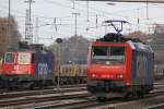 Alt trifft neu:SBB Cargo 421 371 tfrifft am 20.11.10 in Duisburg-Entenfang auf SBB Cargo 482 031