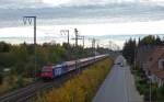 482 043-7 fuhr am 26.10.2012 mit einem Mller-Touristik Suferzug von Kln nach Norddeich Mole, hier in Leer.