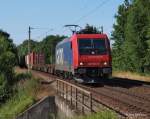 Auch die 482 044-5 bringt am 11.07.13 einen weiteren Containerzug durch Hamburg-Moorburg in den Hamburger Hafen.