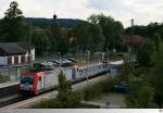 482 042-9 unterwegs für die  Salzburger Eisenbahn Transportlogistik GmbH (SETG)  durchfährt mit einem leeren Holzzug den Bahnhof Rödental. Der Ganzzug wurde in Coburg in zwei Teile zerlegt, von dort nach Sonneberg in Thüringen gebracht und dort beladen. Anschließend wurden die beladenen Hälften wieder separat nach Coburg gefahren, dort wieder zusammen gekuppelt und weiter transportiert. Die Aufnahme entstand am 1. Juli 2014.