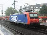 482 029-6 von SBB Cargo fuhr am 31.8 während eines Gewitterschauers durch den Düsseldorfer HBF in Richtung Duisburg.