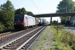 Re 482 022-1 am 23.09.2014 mit ihrer LED Beleuchtung und einem Containerzug in Orschweier gen Offenburg.