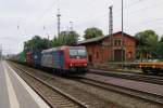 482 010-6 mit Containerzug in Fahrtrichtung Norden.