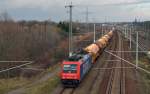 Die für Raildox fahrende 482 036 bespannte am 14.02.16 einen Schwenkdachwagenzug von Piesteritz nach Regensburg.