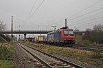 Re 482 019-7 am 29.11.2014 mit einem Containerzug in Müllheim (Baden) gen Basel.