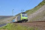 BLS Cargo 001 (Re 485 001) mit KLV-Zug (CargoBeamer) in Richtung Koblenz (Bopparder Hamm bei Spay, 16.04.19).