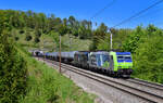Re 485 018 + 193 715 mit einem Kesselzug am 28.04.2022 bei Villnachern.