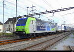 BLS - Lok 485 002-0 mit Güterzug unterwegs in Pratteln am 05.10.2023 .. Standort ausserhalb der Geleise