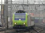 BLS 485 008-7 bei der Einfahrt in Bahnhof Olten am 20.11.10