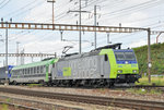 Re 485 014-5 durchfährt den Bahnhof Pratteln. Die Aufnahme stammt vom 29.06.2016.