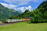 Re 486 502 + Re 486 507 mit einem Containerzug am 15.06.2017 bei Blausee. 