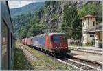 Während wir in Iselle di Trasquera im Autoreisezug auf die baldige Abfahrt Richtung Norden warten kommt  aus der Gegenrichtung die SBB RE 620 062-0  und eine Re 4/4 II bzw III mit einem Güterzug entgegen. 
22. Juli 2017