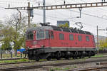 Re 620 085-1 durchfährt den Bahnhof Pratteln. Die Aufnahme stammt vom 24.10.2018.