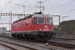 Re 620 031-5 durchfährt den Bahnhof Pratteln. Die Aufnahme stammt vom 09.02.2021.