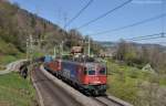 Re 620 086 und eine Re 4/4 mit KLV Zug am 26.04.2012 bei Immensee