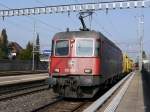 SBB - Re 6/6  620 033-1 mit Bauzug bei der einfahrt im Bahnhof Wohlen am 11.03.2016