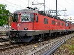SBB - Re 6/6 11613 abgestellt im Bahnhofsareal in Olten am 14.05.2016