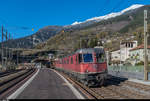 Re 6/6 11678  Bassersdorf  und eine unbekannte Re 4/4 II durchfahren am 12.