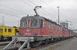 Re 620 015-8 (11615) wartet beim Güterbahnhof Muttenz auf den nächsten Einsatz. Die Aufnahme stammt vom 30.01.2017.