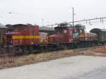 Abgestellt und Ausrangierte Oldtimer PTT Tm 2/2 1 und SBB Te 2/2 221 und PTT Ee 3/3 7 im Bahnhofsareal von Oensingen am 30.12.2007