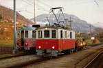 Chemins de fer électriques Veveysans CEV/MVR.
Erinnerung an die alte CEV.
Im letzten Moment verdeckte in Blonay ein von Les Pléiades ankommender Bauzug mit der He 2/2 1 aus dem Jahre 1911 dem Bahnfotografen die Sicht auf seinen Lieblingstriebwagen BDe 4/4 103, Baujahr 1903.
Die Aufnahme entstand im Februar 1979.
Foto: Walter Ruetsch  