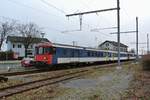 OeBB/DSF Ersatzpendel im Einsatz: BDt 50 85 80-35 911-7, AB EWI 507 und RBe 540 074-2 in Oensingen, 25.12.2017.