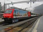 Re 460 036 mit dem Extrazug Snow Train (IC 10810, Zrich-Brig) in Brig, 19.03.2011.