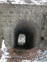Standseilbahn Bad Ragaz-Wartenstein,hier der 21 m Tunnel der Bahn zur Unterquerung der Strasse nach Pffers.Das Trasse ist zum grssten Teil noch begehbar.Von der ehem.Bergstation sieht man nur noch