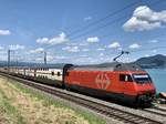 SBB Re 460 018 mit dem IC 8 nach Brig am 25.7.20 bei Einigen.