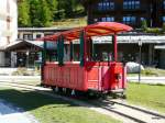 Riffelalp - Tram Nr.2 an der Herbstsonne vor dem Hotel auf der Riffelalp am 21.09.2012