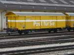 Schweizer Post - Posttransportgterwagen Z 50 85 00-33 373-9 im Bahnhofsareal von Olten am 10.06.2011 .. Bild wurde aus einem Fahrendem Regio (NPZ) hinaus gemacht