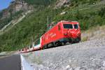 Oberhalb Kalpetran ist am 25.7.2009 Glacier Express 908 (Zermatt - St.