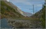 Tsch hinter sich gelassen, strebt der MGB-Zug nun seinem Ziel Zermatt entgegen.
19. Okt. 2012 