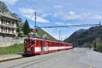 Abschiedsfahrt des letzten MGB ABDeh 8/8; die Bergfahrt: Der Triebwagen 2042 mit den B Mitteleinstieg B 2273 und B 2269 in St. Niklaus, 12.04.2014.