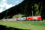 MGB FO-GLACIER-EXPRESS C 904 von Zermatt nach Davos Platz am 05.09.1997 bei Kapelle Sontga Brida mit FO-Zahnrad-E-Lok HGe 4/4II 106 - RhB WR 3812 - FO PS4014 - FO PS 4012 - FO B 4266 -  FO AS 4021 - RhB B 2421.Hinweis: Der Zug verlsst gerade den ber 6 km langen durchgehenden Zahnstangenabschnitt mit 110-Promille Geflle vom Oberalppass herab, den lngsten Zahnstangenabschnitt der Strecke. FO-Fahrzeuge noch in alter Lackierung.

