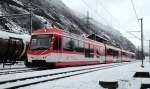 An der MGB-Kreuzungsstelle in Gamsen legt der nach Zermatt fahrende ABDeh 4/10 2013 einen kurzen Halt ein. (29.11.12)