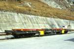 MGB exBVZ - Sb-x 2762 am 08.10.1996 in Zermatt - ACTS-Containertragwagen 4-achsig mit 1 offenen Plattform - Baujahr 1957 - SWS/BVZ - Gewicht 16,60t - Ladegewicht: 27,00t - LP 15,62m - zulssige