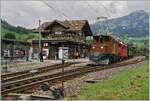 50 Jahre Blonay Chamby - MEGA BERNINA FESTIVAL: der  Bündner Tag im Saaneland  zeigt die RhB Ge 4/4 182 und den RhB ABe 4/4 35 mit ihrem Extrazug nach Bulle vor dem schmucken Stationsgebäude